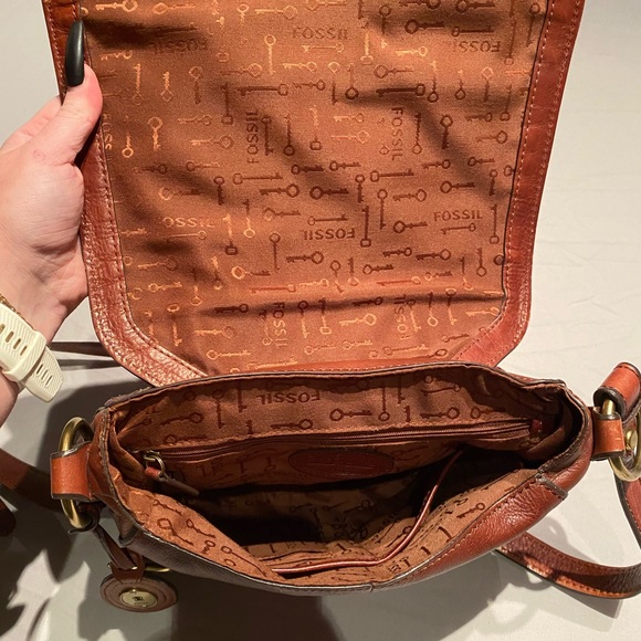 Fossil Crossbody - Picture 3 of 8